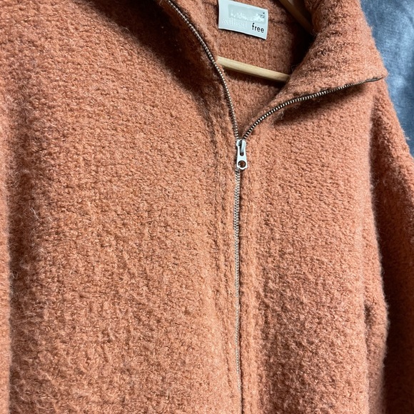 ARITZIA Wilfred Free Marilyn Sweater - Picture 9 of 11